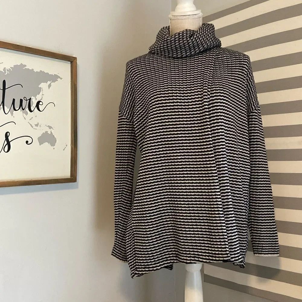 CAbi Black & White Striped Style 3167 Fergie Split Turtleneck Sweater Size Small
